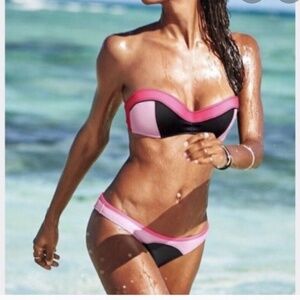 VICTORIA'S SECRET "The Flirt Bandeau" Bikini Top NWOT